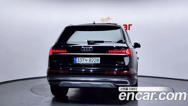 Audi Q7 2023 — фото 4