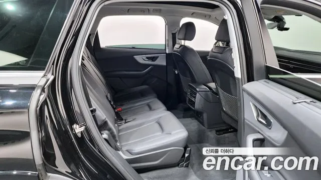 Audi Q7 2023 — фото 17