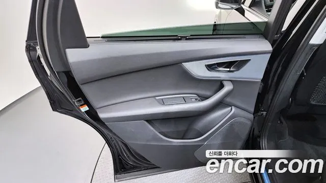 Audi Q7 2023 — фото 15