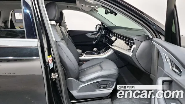Audi Q7 2023 — фото 16