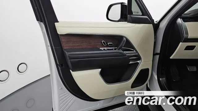 Land Rover Range Rover 2023 — фото 14