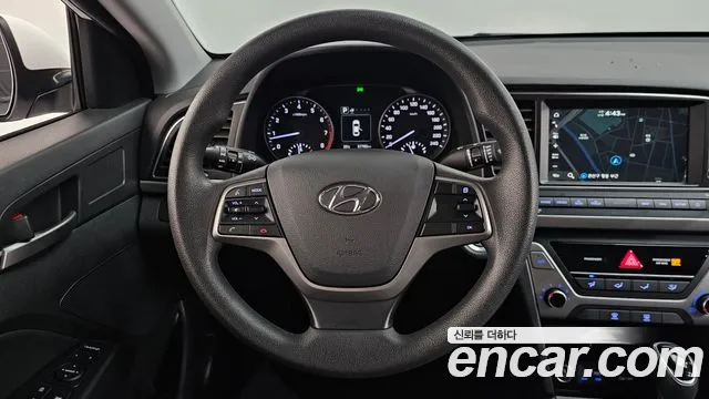 Hyundai AVANTE 2018 — фото 19