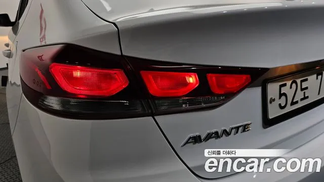 Hyundai AVANTE 2018 — фото 8