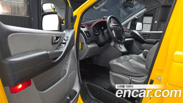 Hyundai Starex 2018 — фото 13