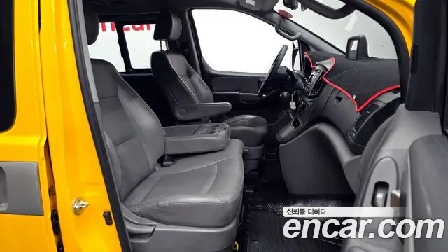 Hyundai Starex 2018 — фото 17