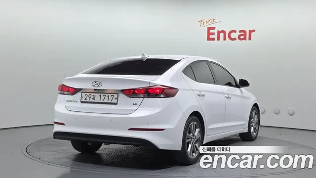 Hyundai AVANTE 2018 — фото 2