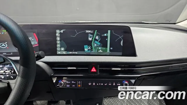 Kia EV6 2022 — фото 19