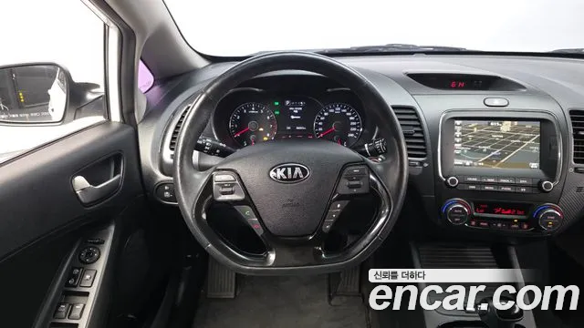 Kia K3 2017 — фото 13