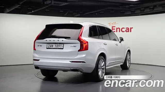 Volvo XC90 2019 — фото 2