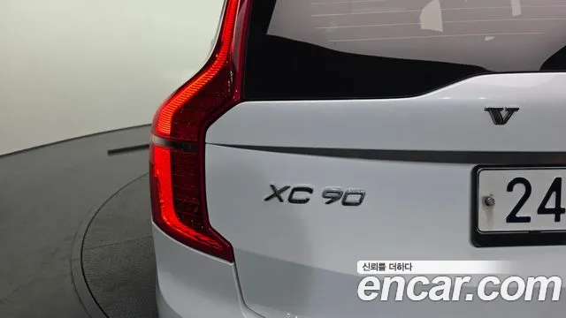 Volvo XC90 2019 — фото 9