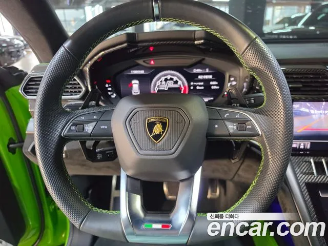 Lamborghini Urus 2021 — фото 14