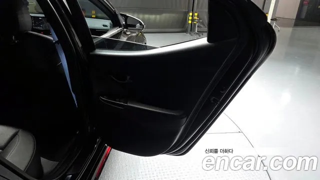 Hyundai Veloster 2019 — фото 15