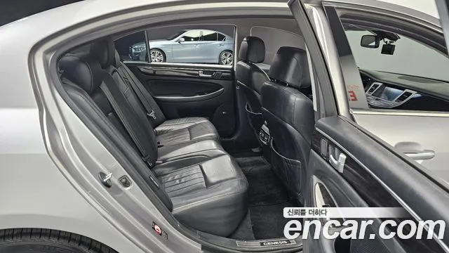 Hyundai Genesis 2013 — фото 11