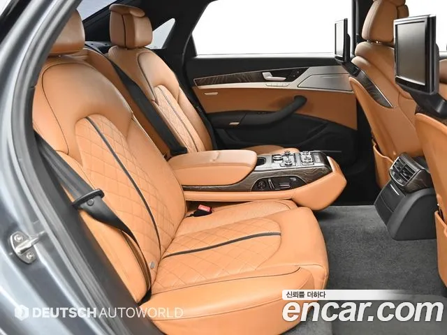 Audi A8 2016 — фото 12