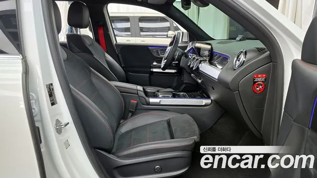 Mercedes-Benz GLB-Class 2023 — фото 17