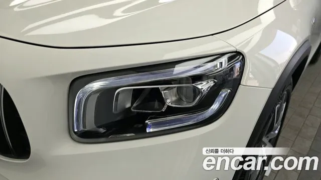 Mercedes-Benz GLB-Class 2023 — фото 8