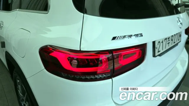 Mercedes-Benz GLB-Class 2023 — фото 9