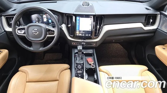 Volvo XC60 2020 — фото 10