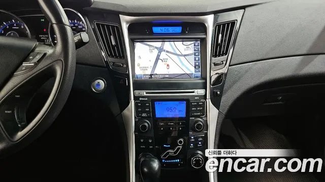 Hyundai Sonata 2010 — фото 15