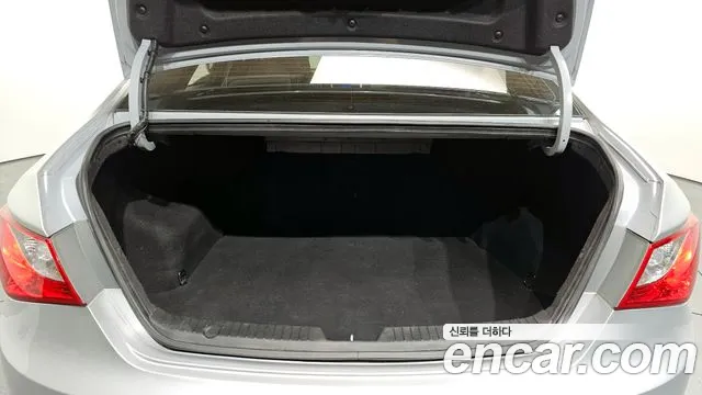 Hyundai Sonata 2010 — фото 20