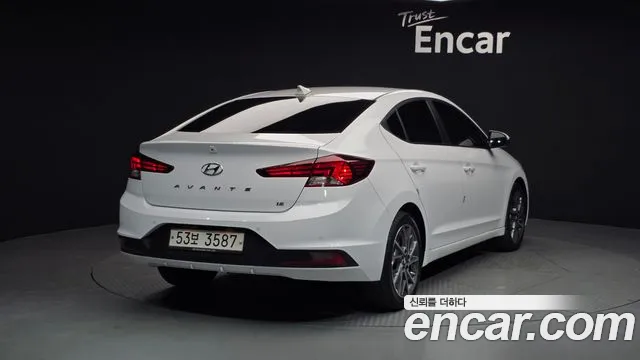 Hyundai AVANTE 2019 — фото 2