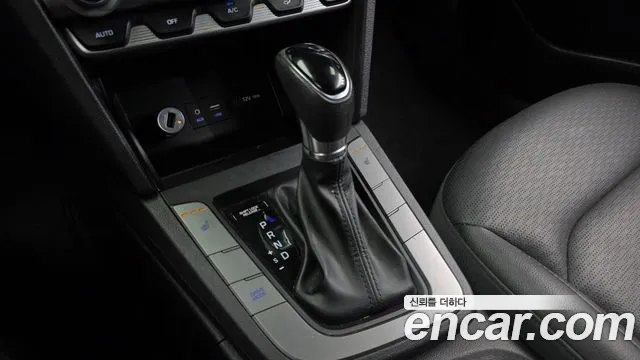 Hyundai AVANTE 2019 — фото 12