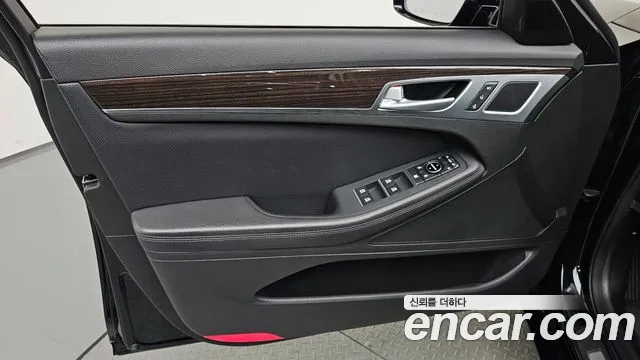 Genesis G80 2017 — фото 14