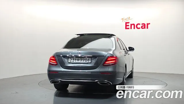Mercedes-Benz E-Class 2019 — фото 4