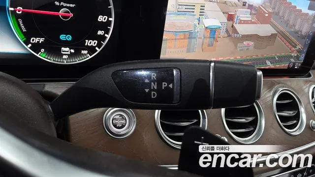 Mercedes-Benz E-Class 2019 — фото 12