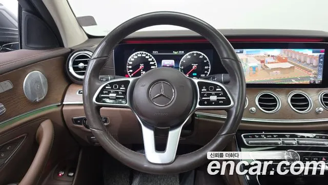 Mercedes-Benz E-Class 2019 — фото 19