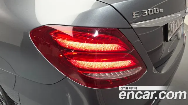 Mercedes-Benz E-Class 2019 — фото 9