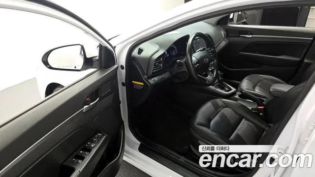 Hyundai AVANTE 2020 — фото 13
