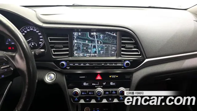 Hyundai AVANTE 2020 — фото 20