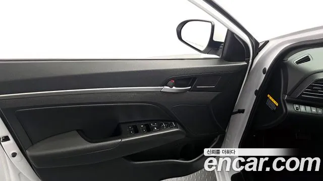 Hyundai AVANTE 2020 — фото 14