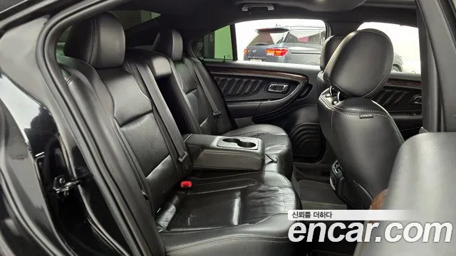 Ford Taurus 2015 — фото 11