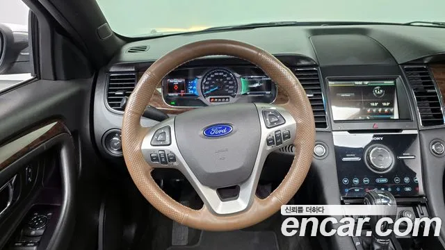 Ford Taurus 2015 — фото 12