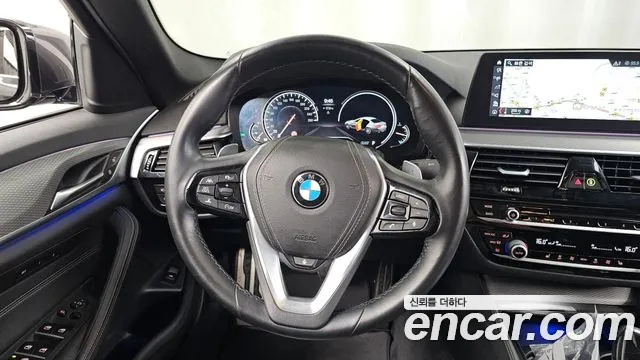 BMW 5-Series 2018 — фото 13