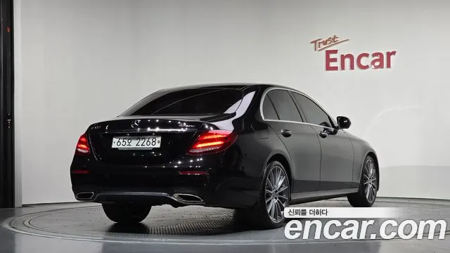 Mercedes-Benz E-Class 2017 — фото 2