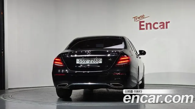 Mercedes-Benz E-Class 2017 — фото 4