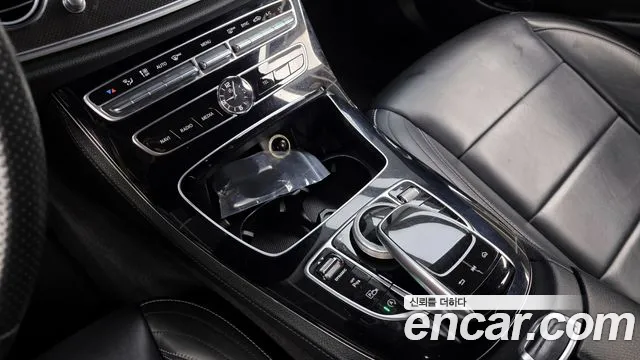Mercedes-Benz E-Class 2017 — фото 12