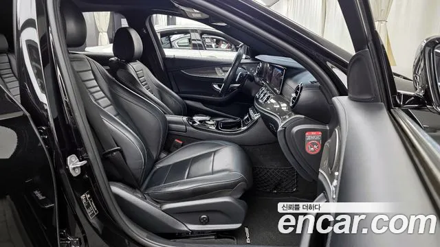 Mercedes-Benz E-Class 2017 — фото 17