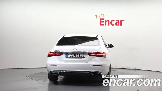 Mercedes-Benz E-Class 2021 — фото 4