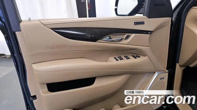 Cadillac Escalade 2019 — фото 14