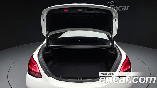 Mercedes-Benz C-Class 2021 — фото 20