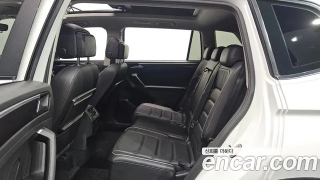 Volkswagen Tiguan 2018 — фото 12