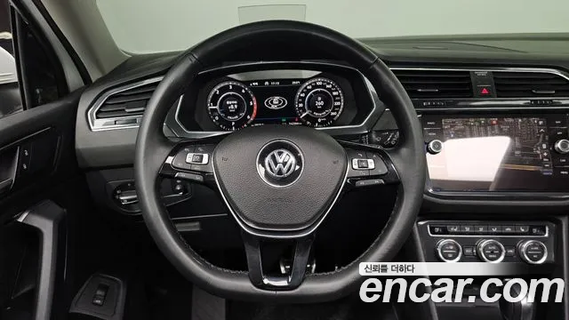 Volkswagen Tiguan 2018 — фото 13