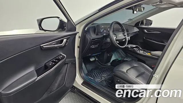 Kia EV6 2022 — фото 10