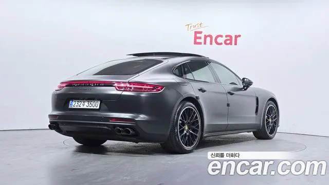Porsche Panamera 2018 — фото 2