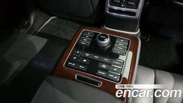 Hyundai Equus 2015 — фото 19