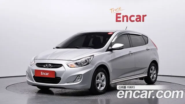 Hyundai Accent 2015 — фото 1